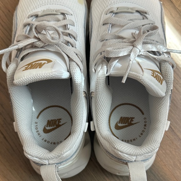 Nike - Picture 5 of 6